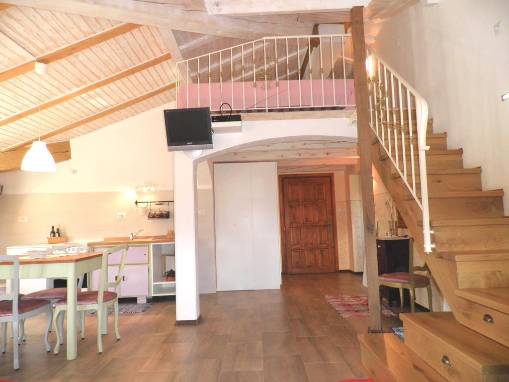 Studio Sijara Apartamento Motovun Quarto foto