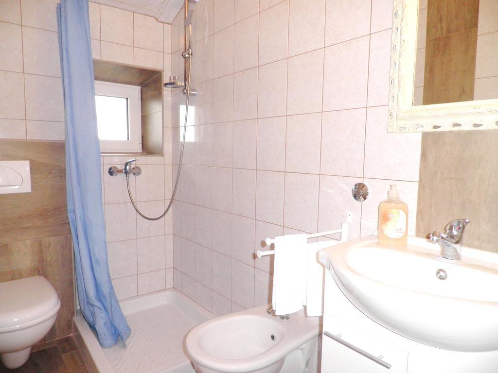 Studio Sijara Apartamento Motovun Quarto foto