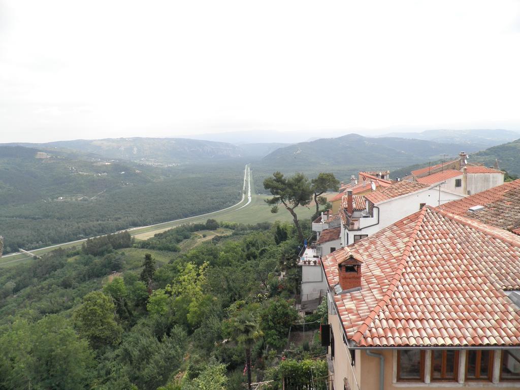 Studio Sijara Apartamento Motovun Quarto foto